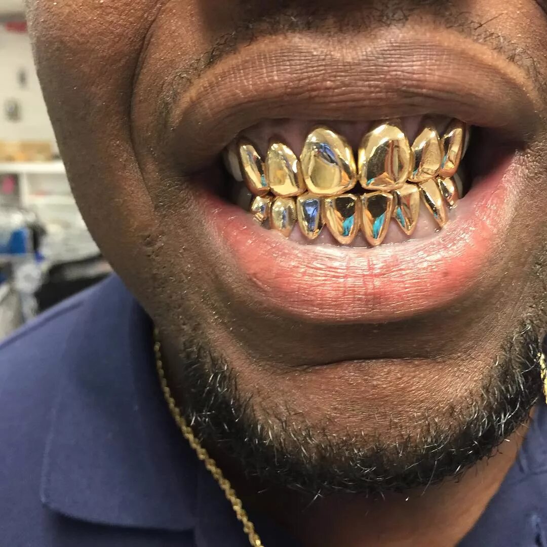 Черный без зубов. Rapper Grillz.