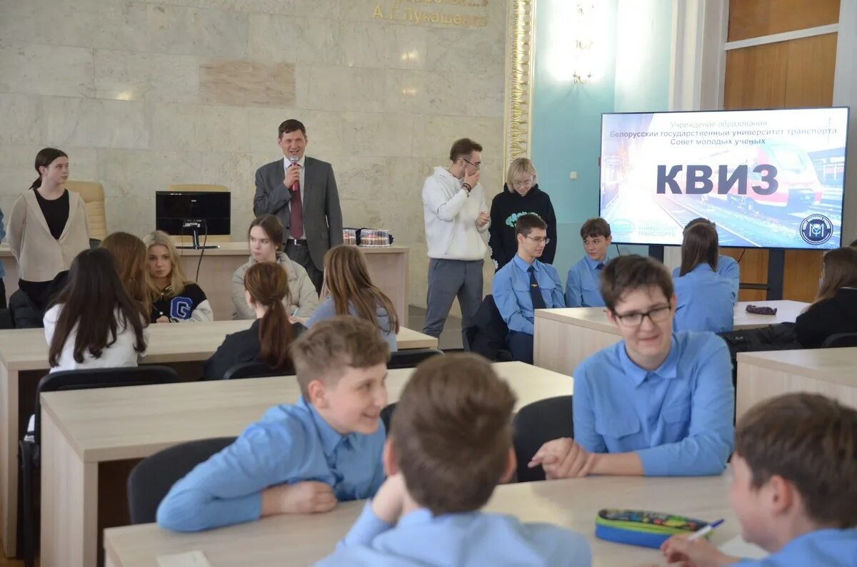 Экзамены белгут. Экзамены белгут. Экзамены белгут. Студент решает задачу. Военные учебные заведения.