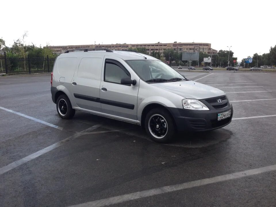 Литые диски лада ларгус r15 скад. Ларгус r16. Литой диск кик largus cross кс703. Диски лада ларгус кросс 2021. Ларгус r15.