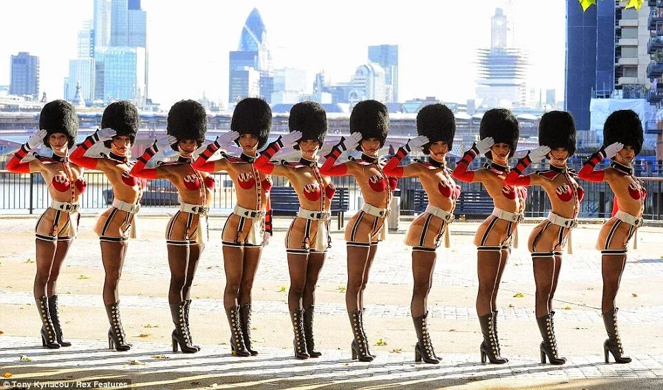 Фотосессия девушки. Необычно красивые девушки. Интересные девушки. Любопытные девчонки. Интересно девки пляшут по четыре.