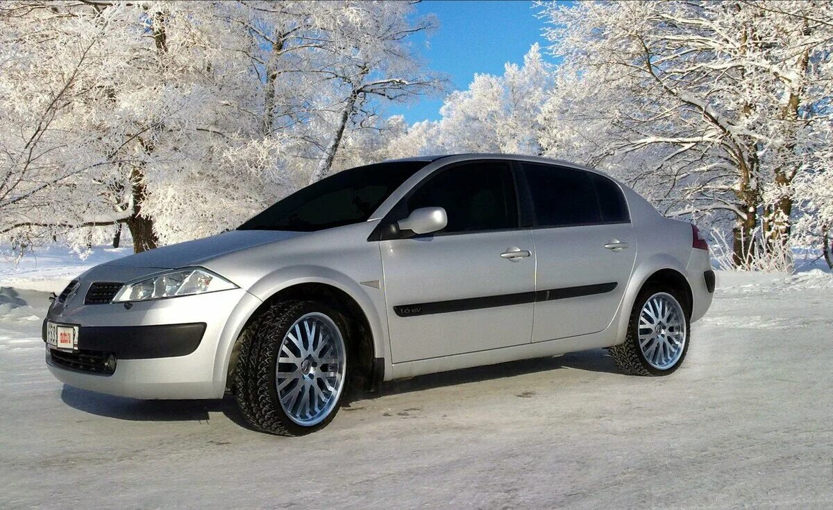 Какие диски на рено меган 2. Рено Меган 2 2007. Renault Megane 2 Рестайлинг. Рено Меган 2 седан. Рено Меган 2 тюнинг.