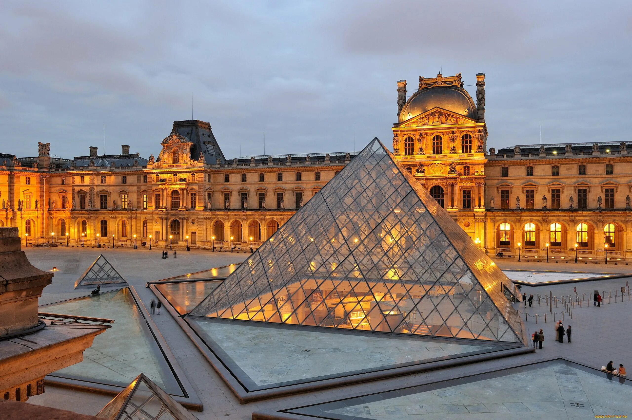 Musee louvre. Музеи. Лувр. Париж. Франция музей Лувр. Париж достопримечательности Лувр. Лувр музей Наполеона.