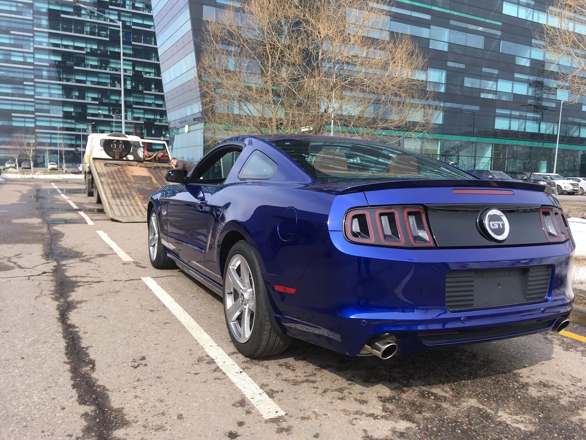 Форд мустанг 5. Мустанг 5 поколения кабриолет. Ford mustang (пятое поколение). Форд мустанг 5 литров. Форд мустанг 5 литров.