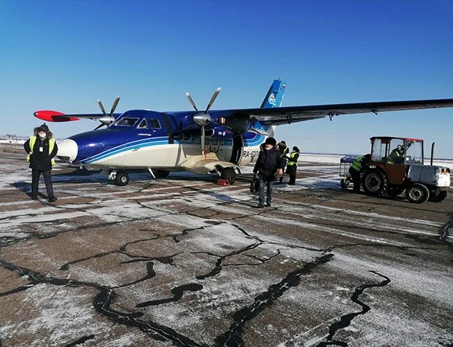 Самолет благовещенск владивосток купить. Аэропорт Зея Амурская область. Город Зея аэропорт. Аэропорт Тында Амурская область. Самолет Зея Благовещенск.