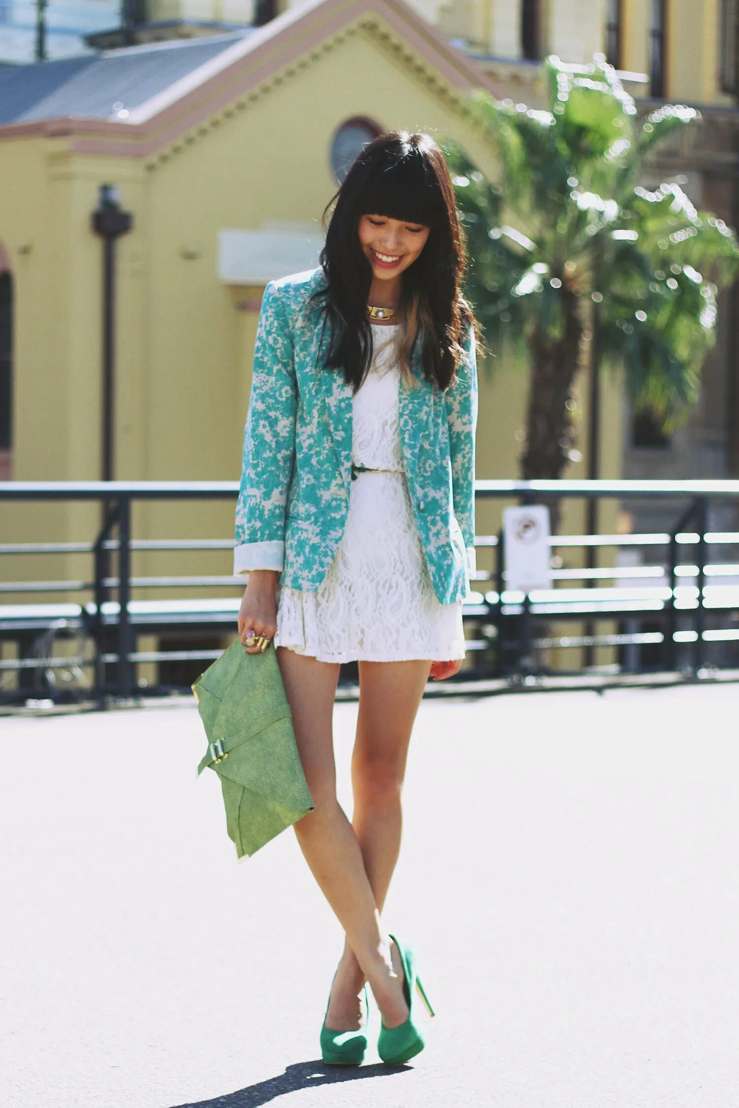 зеленые туфли лодочки. женские зеленые туфли. яркий образ, зеленые туфли. образы с зелеными туфлями на шпильке. вечереийобраз с зелеными туфлями.