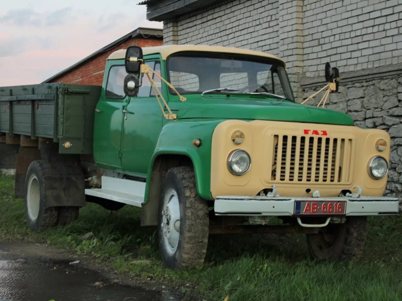 ГАЗ-53 грузовой. ГАЗ 53 тягач. Военный ГАЗ-53 фургон. ГАЗ 53 армейский.