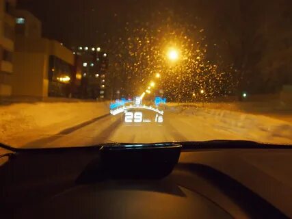 Через лобовое стекло