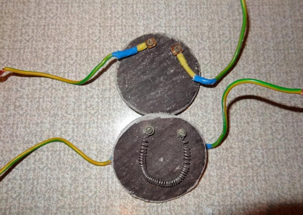 Нагревательный элемент 12 вольт нихром. Нагреватель для инкубатора 220 вольт из нихромовой проволоки. Расчёт нагревателя из нихромовой проволоки. Нагреватель из нихромовой проволоки. Нагревательный элемент сделан из нихромовой проволоки длиной.