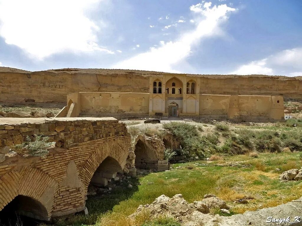 Что такое караван сарай. Караван-сарай шах аббас. крепости караван-сараи. казахстан архитектура караван сарай. караван-сарай каргабазар.