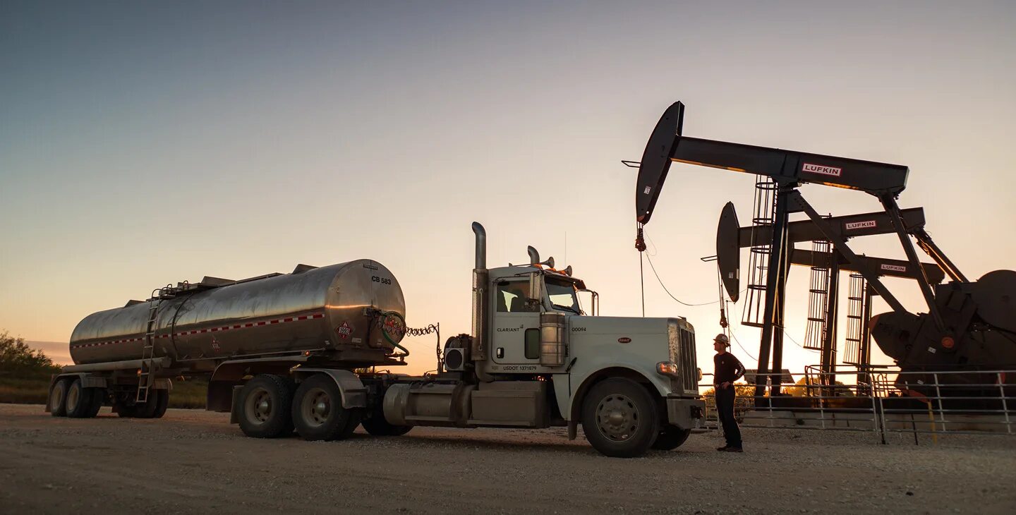 Нефть в техасе. Нефтяные вышки в техасе. Лос анджелес нефтедобыча. Нефтяные вышки в техасе. Добыча нефти.