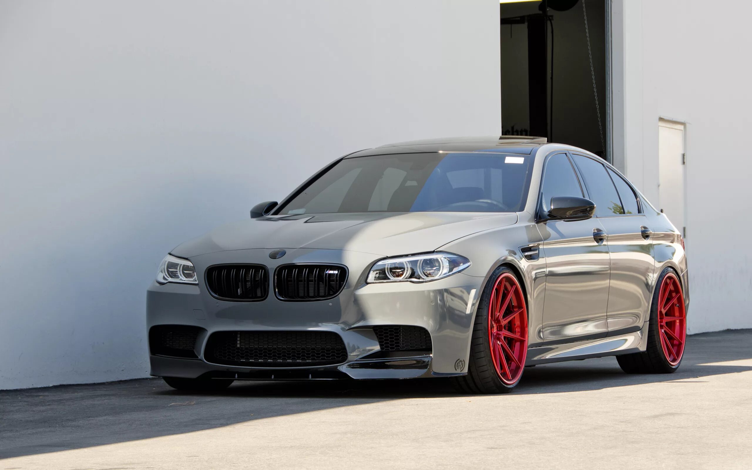 Bmw f10 m. БМВ m5 f10. BMW м5 f10. BMW m5 f10 m5. BMW m5 f10 Tuning.