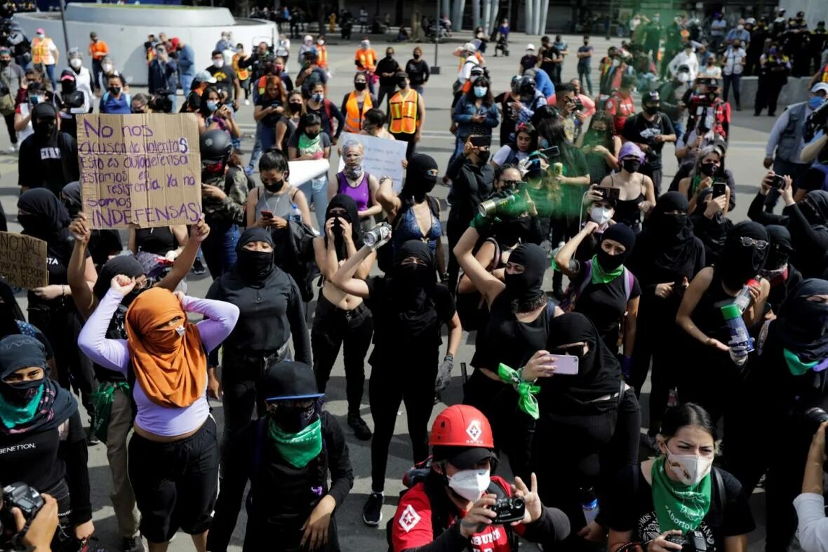 Оппозиция мексики. Протесты женщин. Люди на митинге. Площадь сокало в мехико. Площадь конституции (мехико).