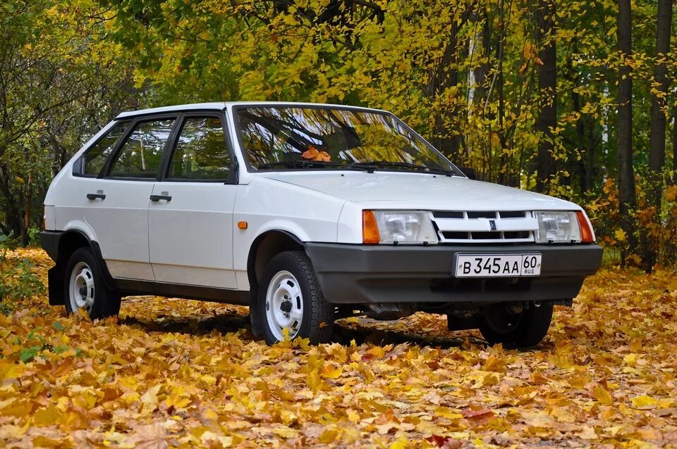 Купить машину 01. ВАЗ-2109 «Спутник». UAZ 2109.