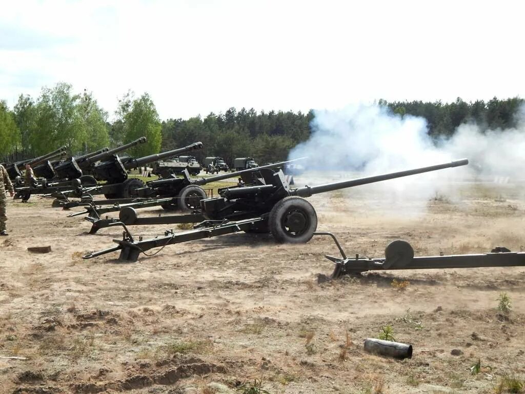 МТ-12 Рапира 100-мм противотанковое орудие. Противотанковая пушка МТ-12 Рапира. МТ-12 Рапира. Противотанковых орудий МТ-12 «Рапира». Рапира противотанковая