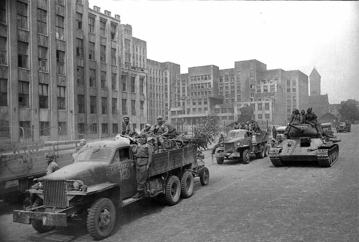 Операция багратион минск. Освобождение советскими войсками Минска, 1944г.. 3 Июля 1944 г освобождение Минска. 3 Июля 1944 г. советские войска освободили Минск. Минск 3 июля 1944.