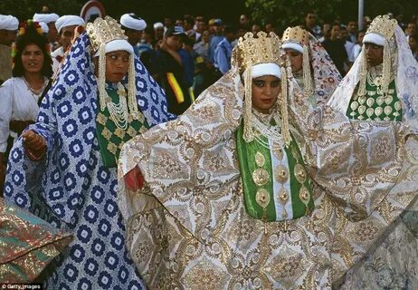 Народы населяющие страну их основные занятия алжира