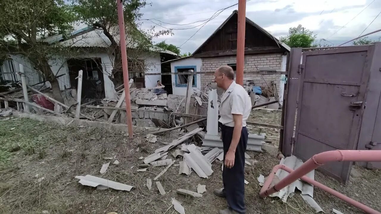 Что происходит в горловке сейчас. Обстреливает родную горловку. горловка сейчас. ставлк горловка сейчас пятовский.
