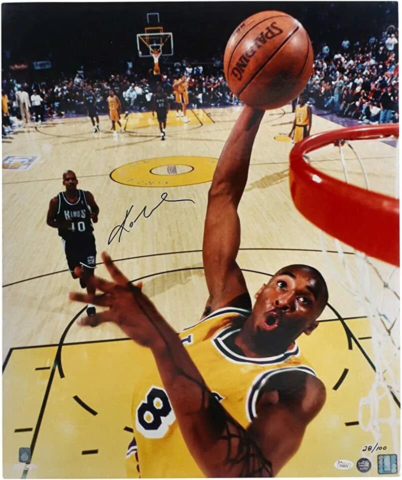 Kobe bryant 1998. Коби брайант баскетболист. Коби брайант слэм данк. Баскетбол коби брайант. Коби брайант данки.
