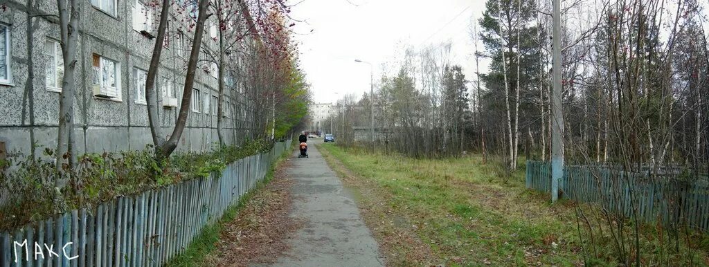 Кирова 13 мончегорск. Общежитие скфкис мончегорск. Бредова 9 мончегорск. Мончегорск кирова 13/3. Кирова 13/2 мончегорск.