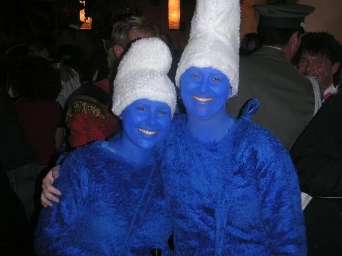 курица с синим красителем. аватар синий. костюм на хэллоуин синий. голубой человек. синие шутки.