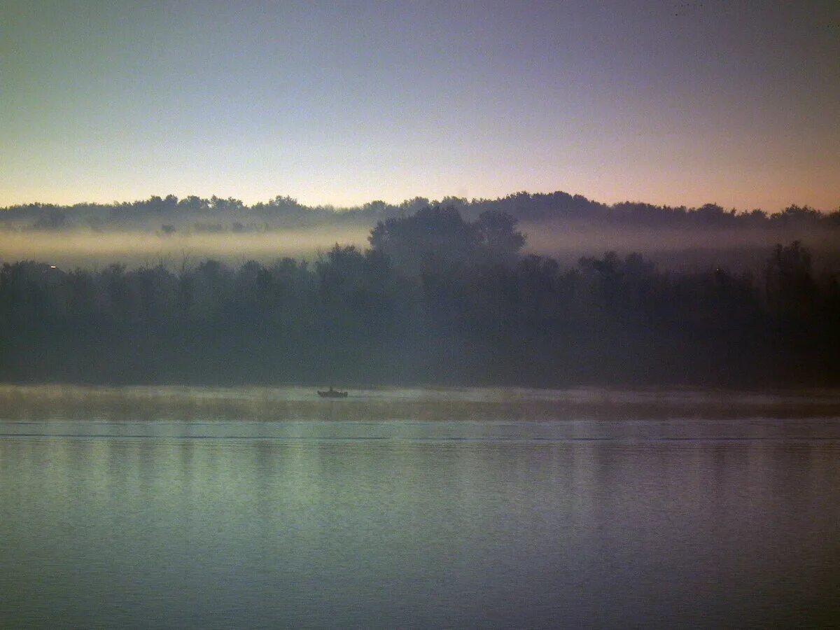 Туман над волгой. Туман над волгой. Утренний туман. Утро в тумане волга. Туман над волгой жигулевск.