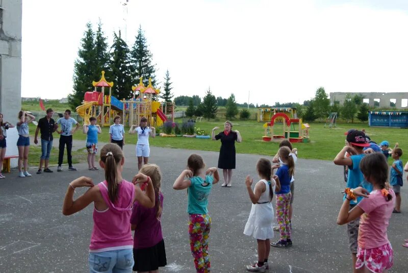 Палатка тайга. Фотография лагеря таежный города киселевск. Лагерь тайга. Лагерь тайга фирстово. Бушкрафт постройка лагеря.