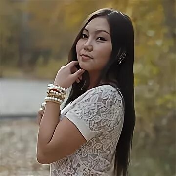 Кызыл девушки