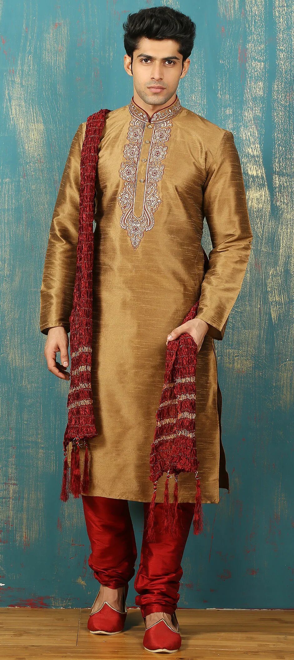 ширвани индийская одежда мужская. костюм индуса. одежда мужчин в индии. курта и дхоти индийские. Sherwani.