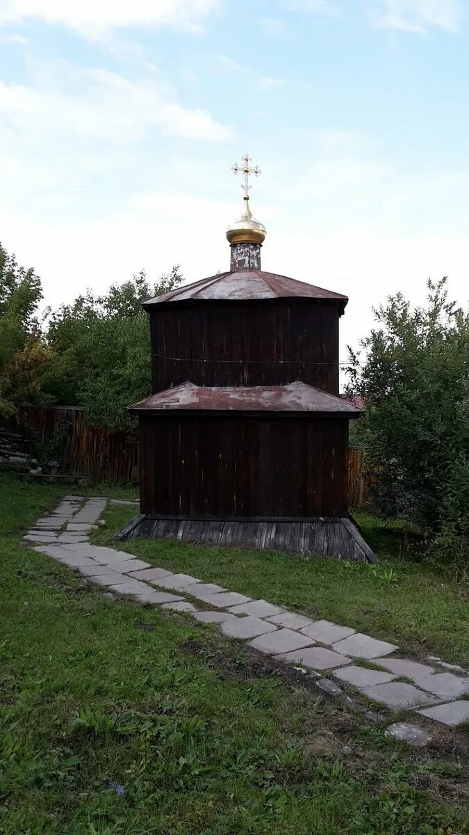 Родник глаз. Святой Родник Белокуриха. Глазной Родник Белокуриха. Святой источник в Белокурихе. Родник Святой ключ Алтайский край.