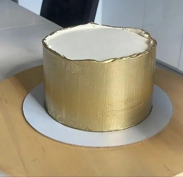 Покрытие торта белым шоколадом. Белый ганаш для покрытия торта. Крем для покрытия торта. Крем бетонный ганаш для выравнивания торта. Кондитерский крем для покрытия торта.