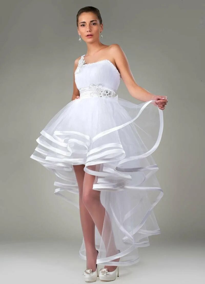 свадебные платья оксана муха 2021. свадебные платья короткие со шлейфом. необычные свадебные платья короткие. свадебные платья короткие. короткие свадебные платья со.