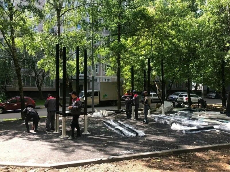 Жкх черёмушки. От работы кони. Саяногорск черемушки поселок. Жилищник района черемушки. Пгт черемушки.