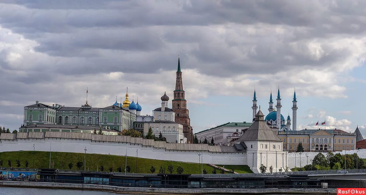 Казанский кремль сайт. Казанский Кремль Казань. Историко архитектурный комплекс Казанский Кремль ЮНЕСКО. Казанский Кремль 2023. Ансамбль Казанского Кремля.