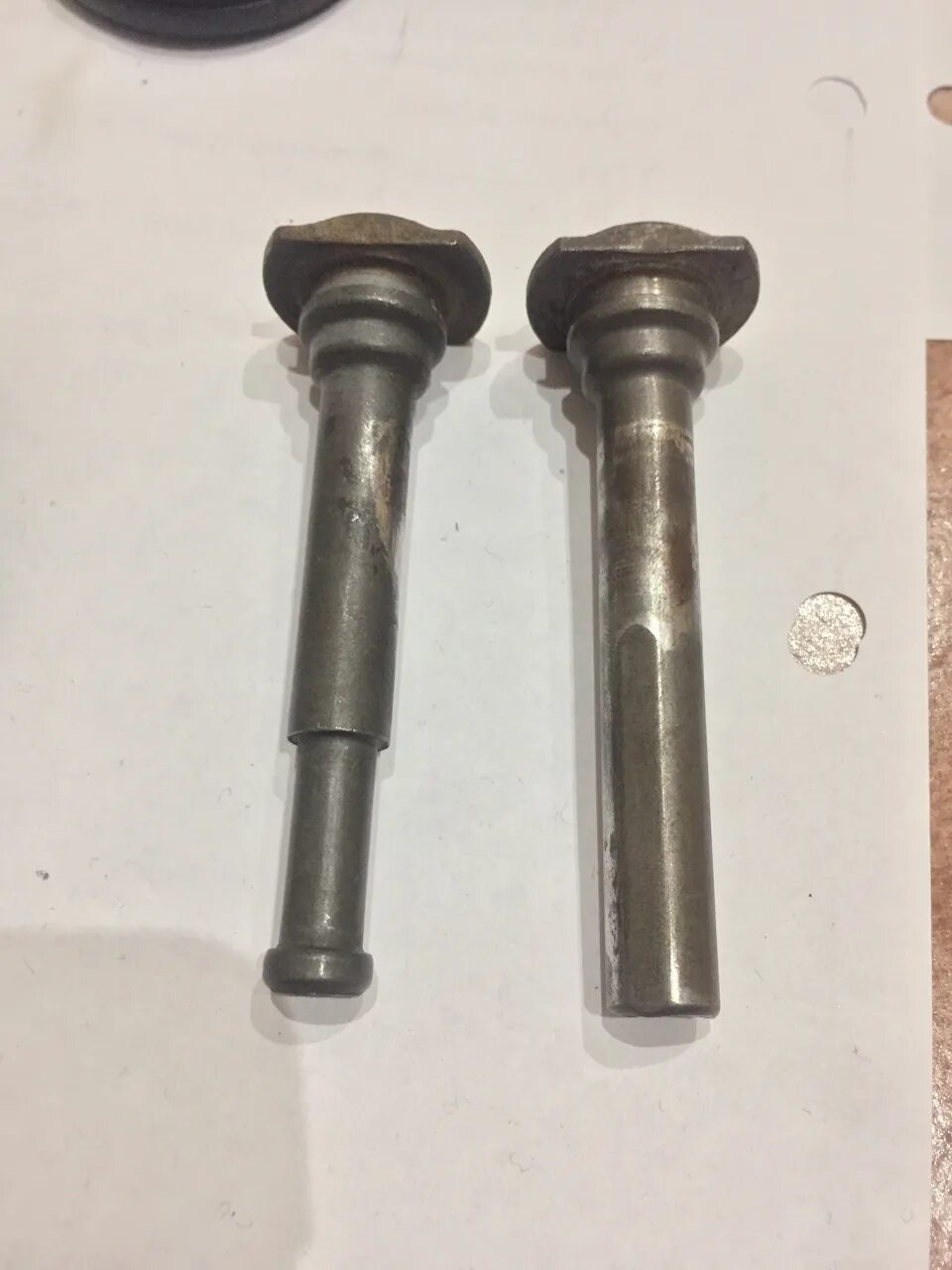 Направляющие суппортов форд фокус. Направляющие суппортов форд фокус. Направляющие суппорта форд транзит 2020. Направляющие суппортов форд фокус. Направляющие суппорта форд транзит 2008.