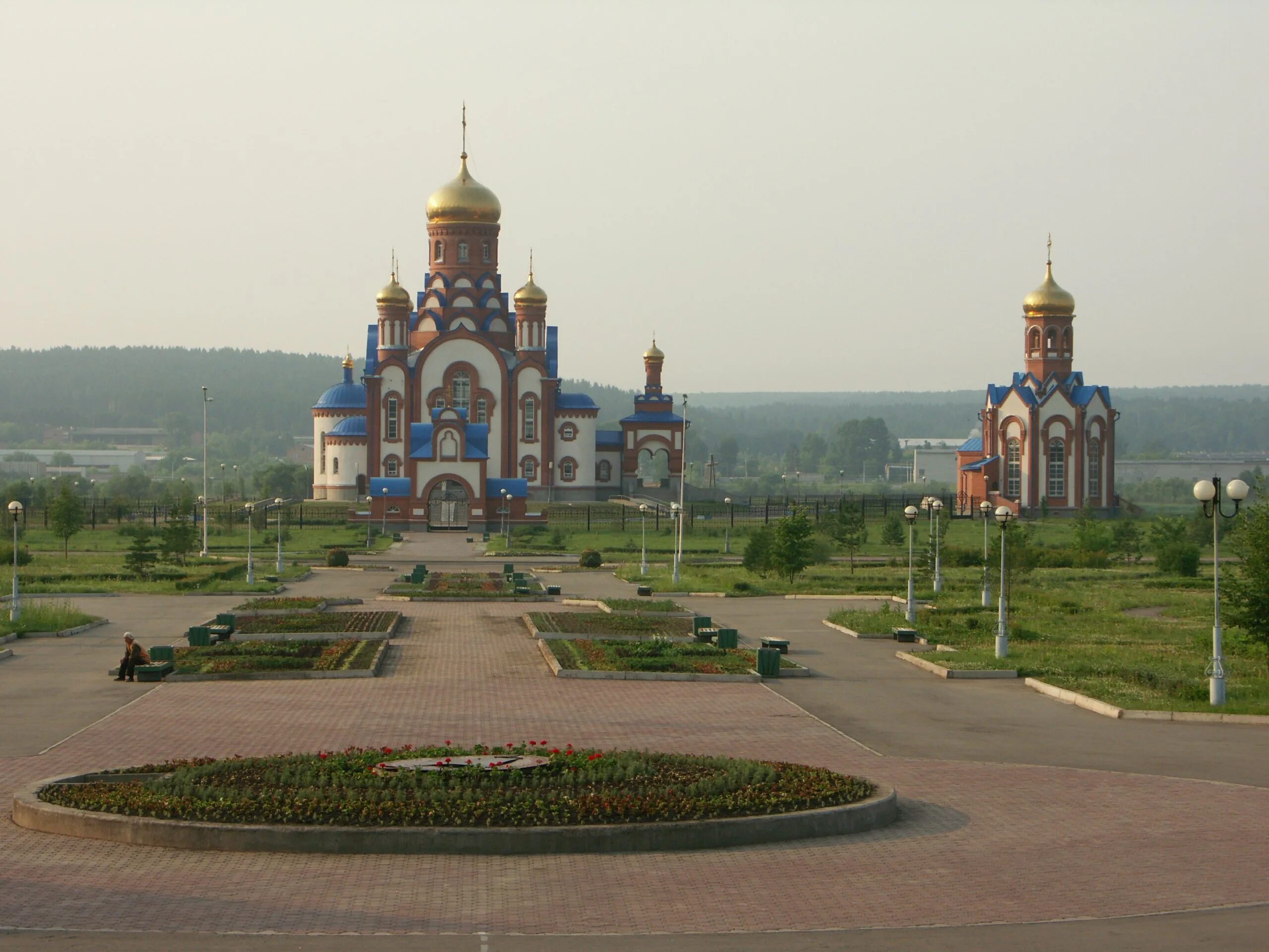 Зеленогорский городской сайт. Церковь Зеленогорск Красноярский край. Сквер Зеленогорск Красноярский край. Зеленогорская Церковь Красноярский край. Город Зеленогорск Красноярский край фонтаны.