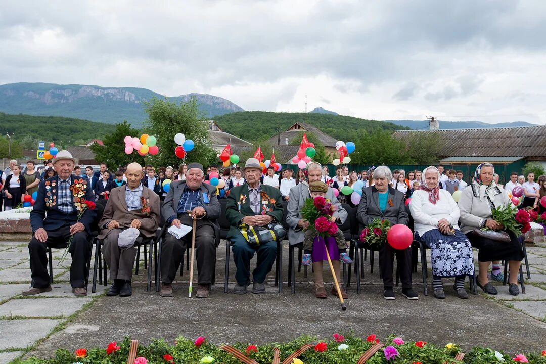 Погода в плодовом бахчисарайского. Село Голубинка Бахчисарайский район. Село Голубинка Крым. Школа Голубинка Бахчисарайский район. Бахчисарайский район сельские поселения.