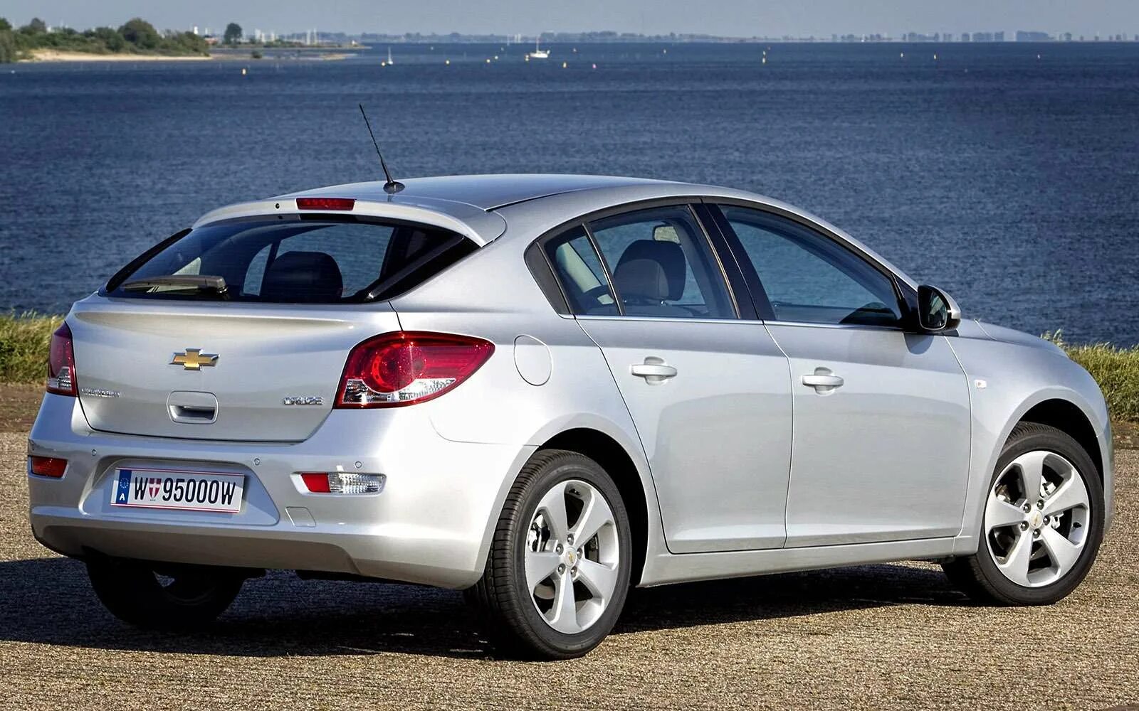 Chevrolet Cruze Hatchback. Chevrolet Cruze Hatchback 2012. Chevrolet Cruze 2012 хэтчбек. Шевроле Круз 1.6 хэтчбек. Автомобиль шевроле хэтчбек