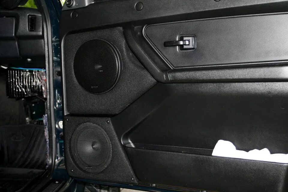 Поставить динамики в ниву. Автозвук в ниву 21214. нива 4x4 автозвук карты дверные. трехполосный фронт в ниву 2121. дверные карты шевроле нива 4 25 динамиков.