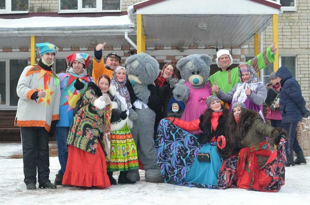 Красное истоки. Районный дом культуры пгт смоляниново. Красное истоки. Красное истоки. Красное ньюс.