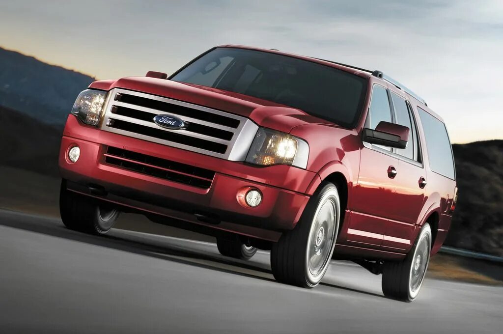 Американский рынок машин. Машина Ford Expedition. Ford Expedition 2014. Форд Экспедишн 2015. Ford Expedition 2005.