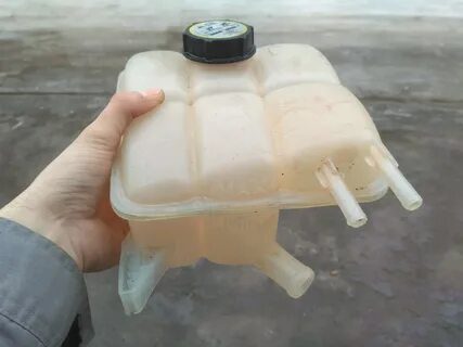 Бачок для антифриза