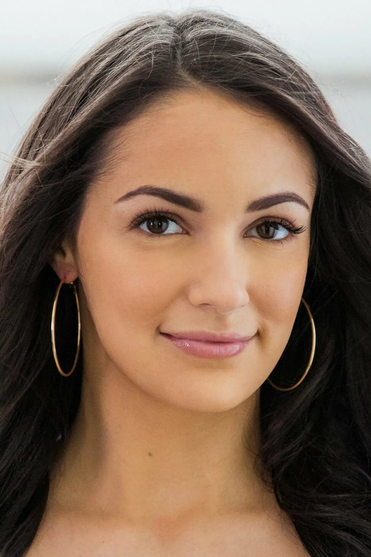 Sofie ryan. Sofie ryan. Рейчел стар модель. Sophie ryan 2020. Sophie rayn.