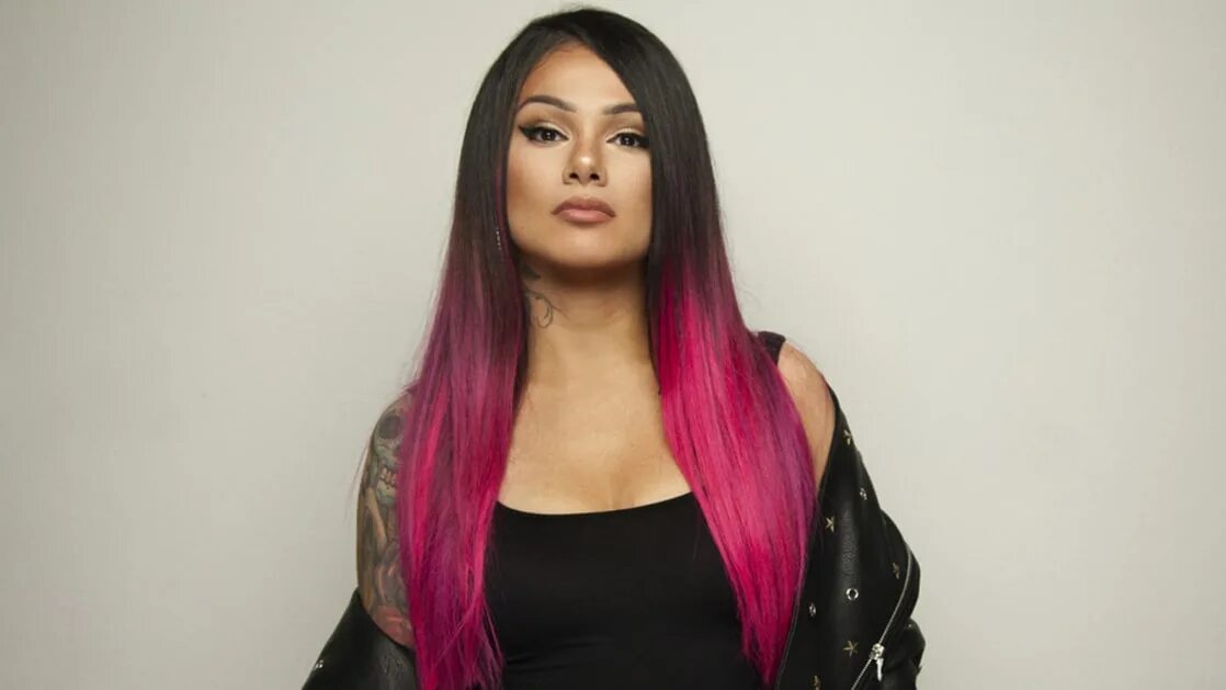 Snow tha product. Клаудия александра фелисиано. певица snow tha product. snow tha product солистка. snow tha product слив.