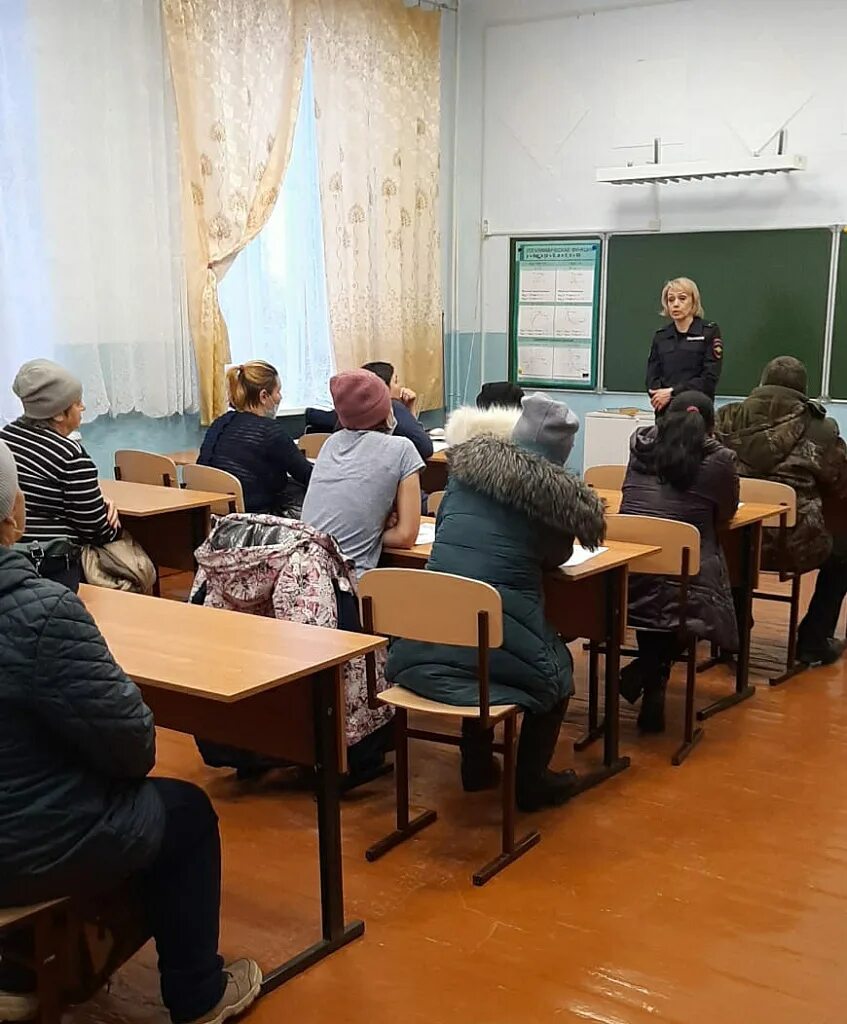 Школа в хвойном. Комиссия по делам несовершеннолетних. С Октябрьский Зейский район МОУ Октябрьская СОШ. Октябрьский село Зейского района. Зейский муниципальный округ.