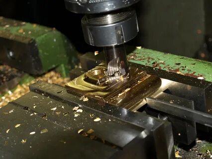 Работа токарно фрезерного станка чпу