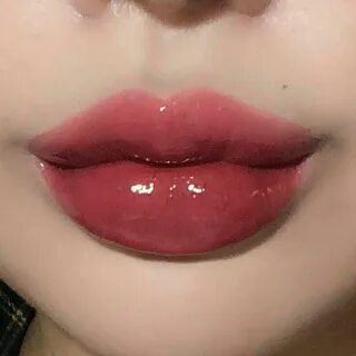 У ребенка красные губы как накрашенные