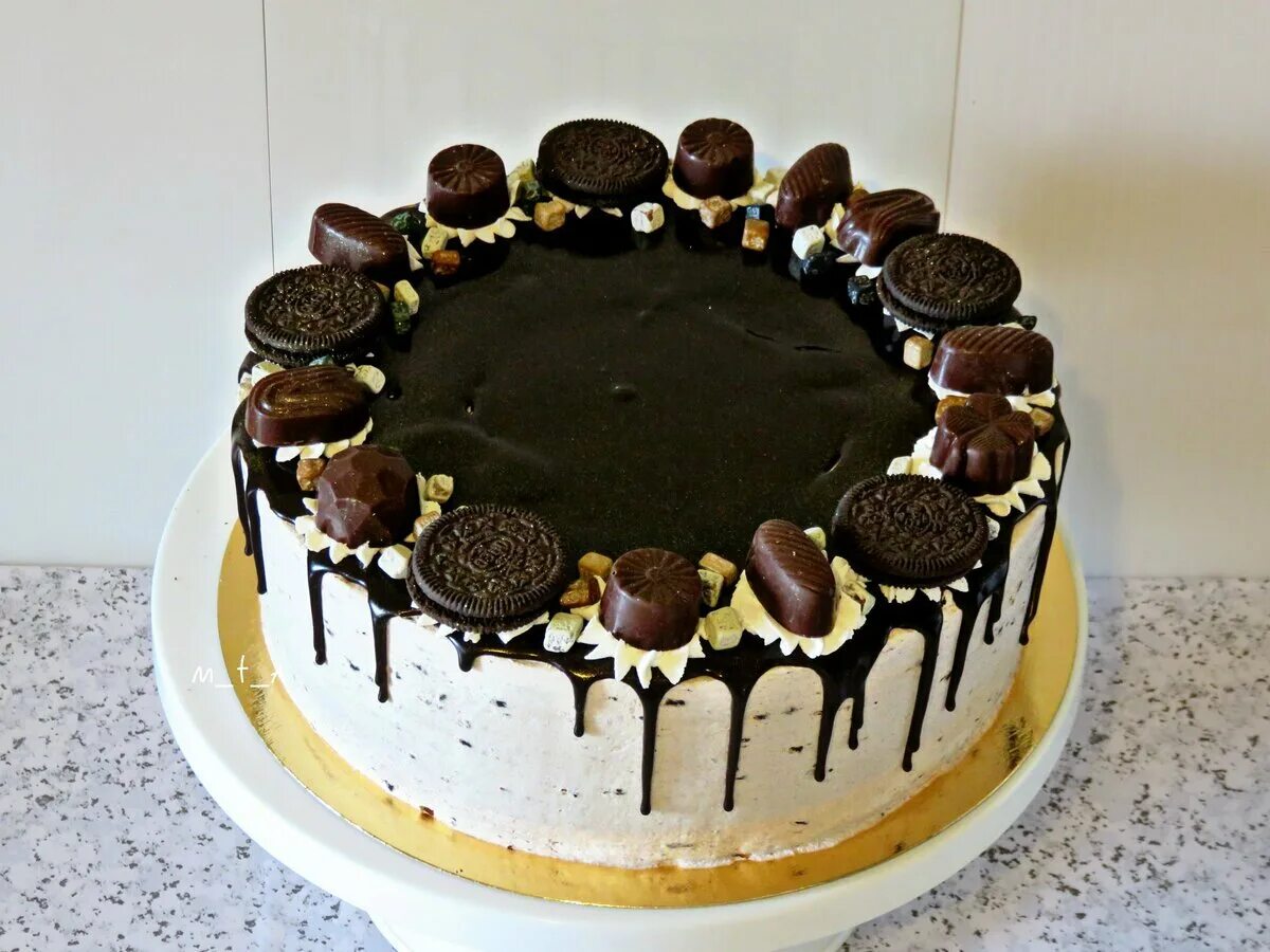 декор торта птичье молоко. декор торта птичье молоко. украшение торта суфле. украшение торта птичье молоко на день рождения. украшение птичьего молока торт.