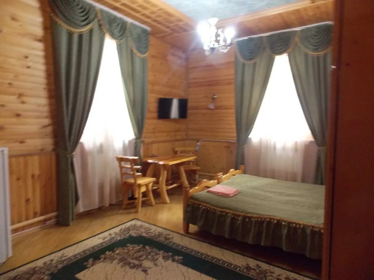 Деревянный отель в домбае. Отель каприз домбай. Домбай, переулок альпийский, д. Кемпинг-отель "сокол-кавказ" шедок. Домбай (курортный посёлок).