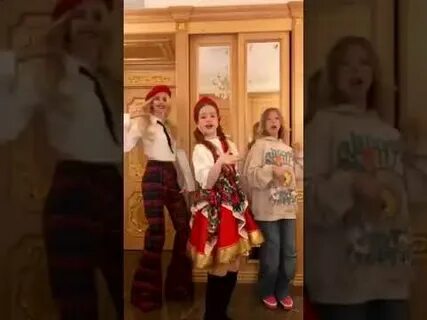 Тая скоморохова никого не слушай