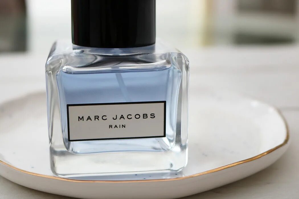 Marc rain. Marc Jacobs Rain. Marc Jacobs Tropical Rain. Rain Парфюм Якобс. "Rain" от Marc Jacobs.